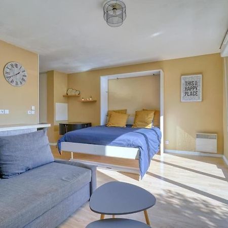 Charmant Studio Avec Terrasse Et Parking Corbeil-Essonnes Exterior foto